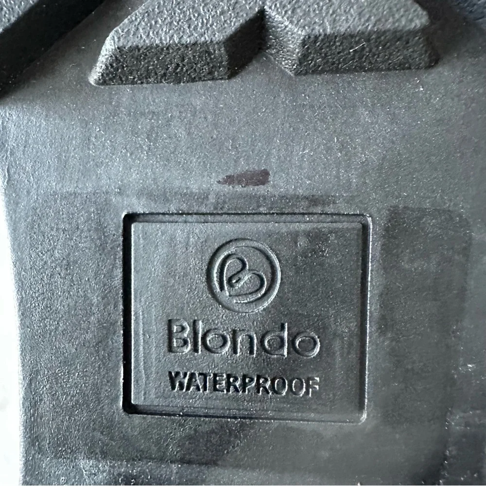 Blondo Dazie Waterproof Black Leather Buckle Strap Lug Sole Bootie. Sz: 9.5